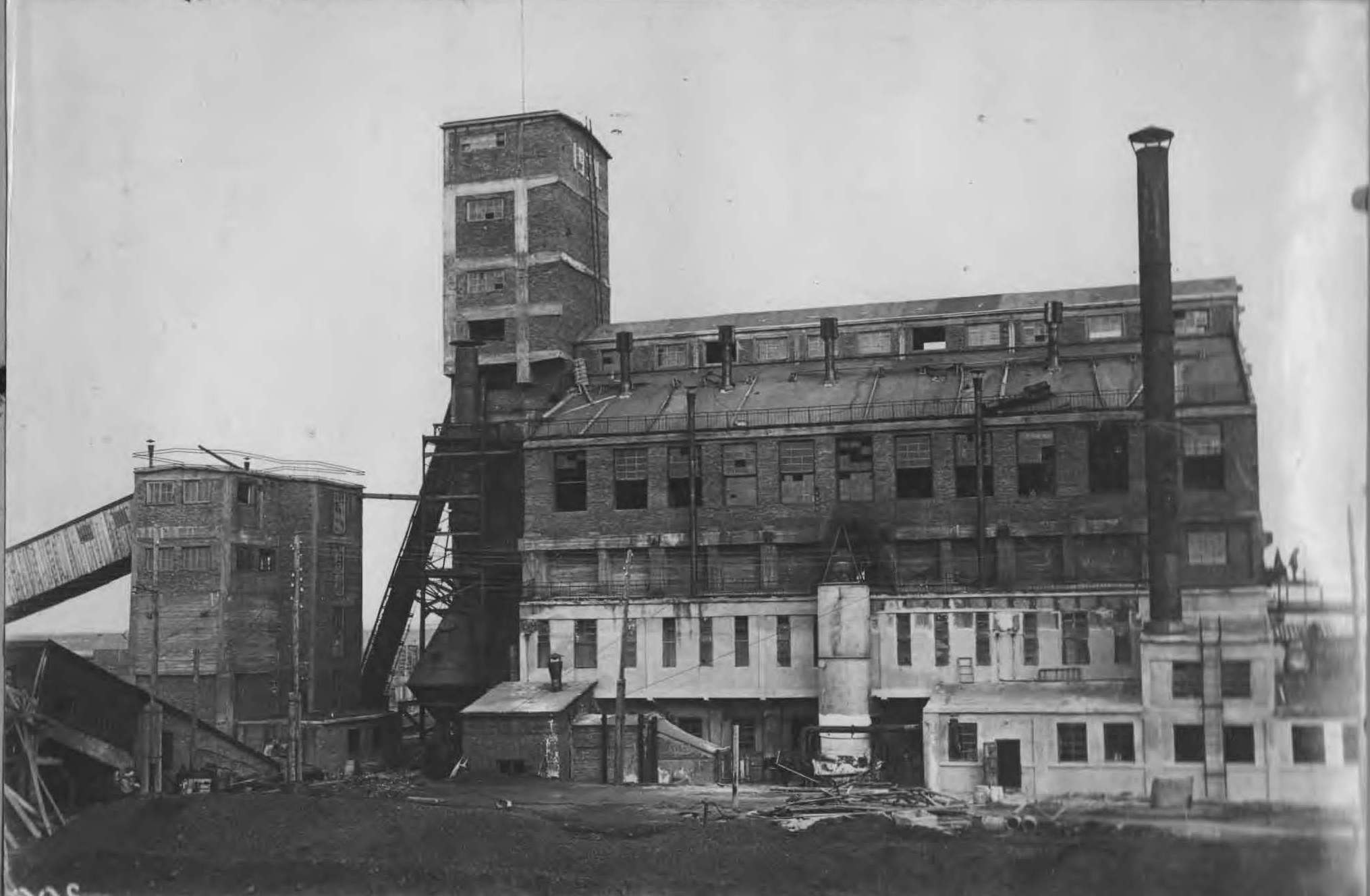 Строительство углеперегонного завода, 1935 год